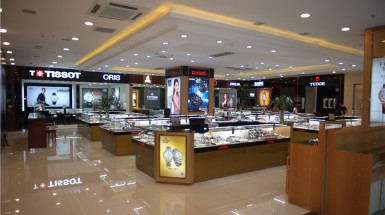  2016年1月1日蘭州巍雅斯名表眼鏡行(xíng)重裝升級開(kāi)業